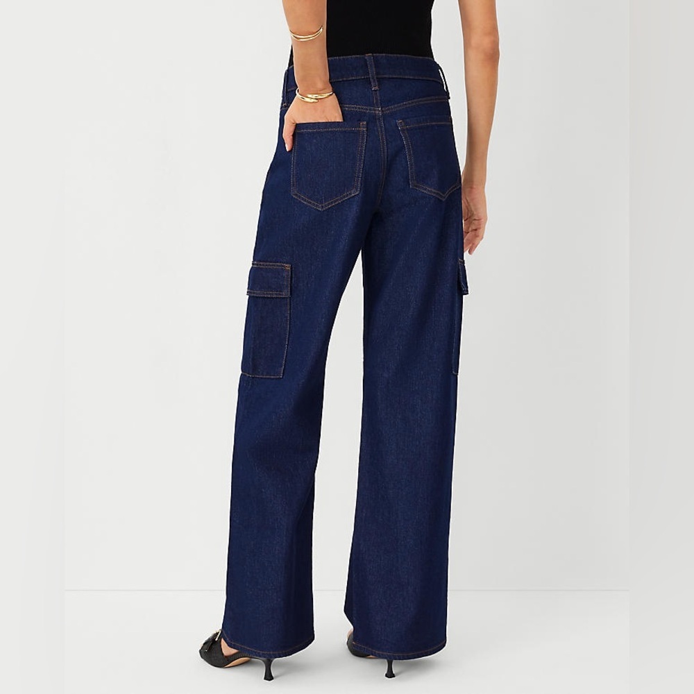 (R3) ANN TAYLOR
Wide-leg cargo jean with side pockets, size 12 P - Picture 15 of 16